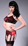 Roter Retro Style 8ter Strapshalter Large